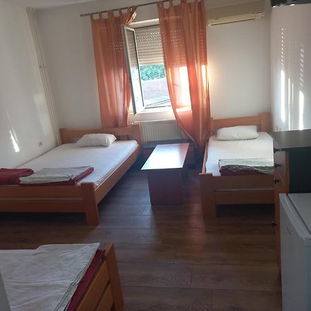 Hotel Duga Нови Сад Екстериор снимка