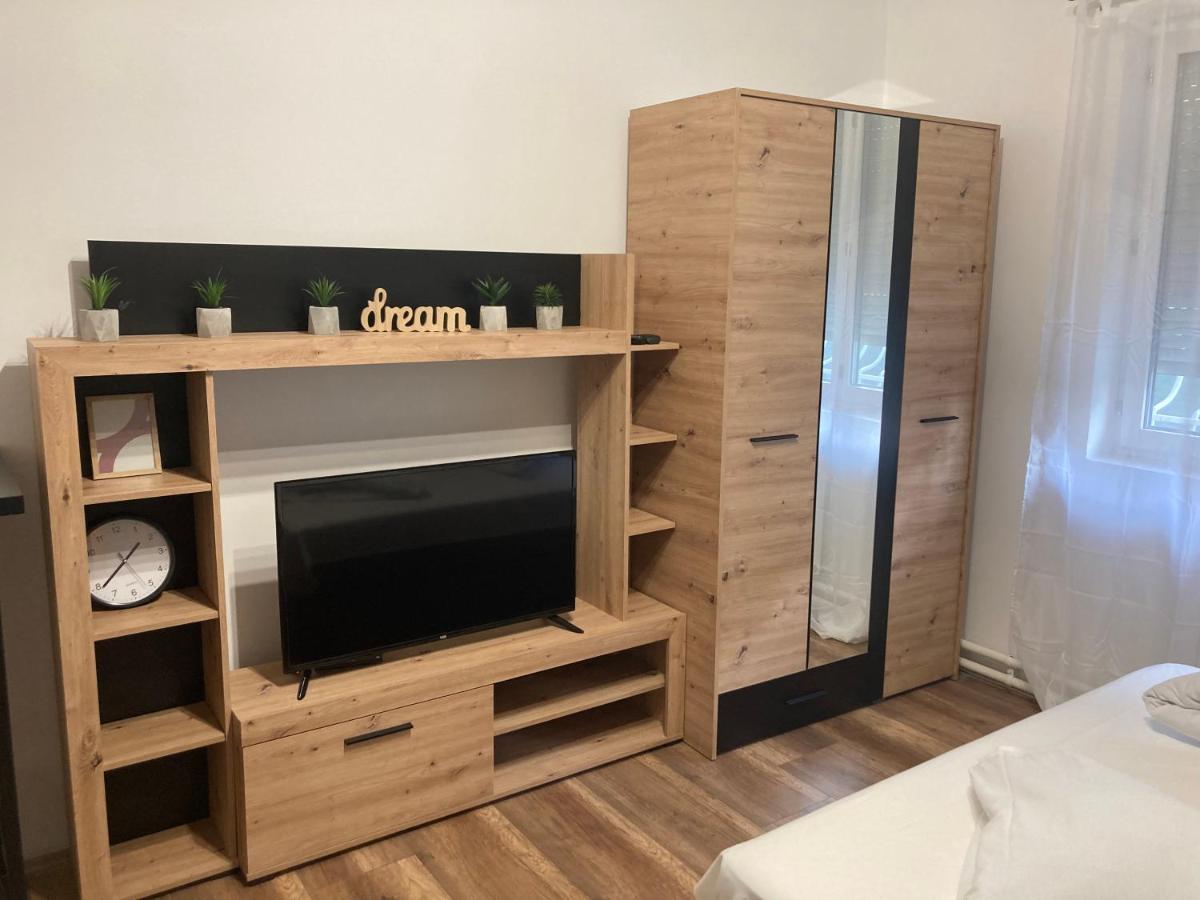 Hotel Duga Нови Сад Екстериор снимка