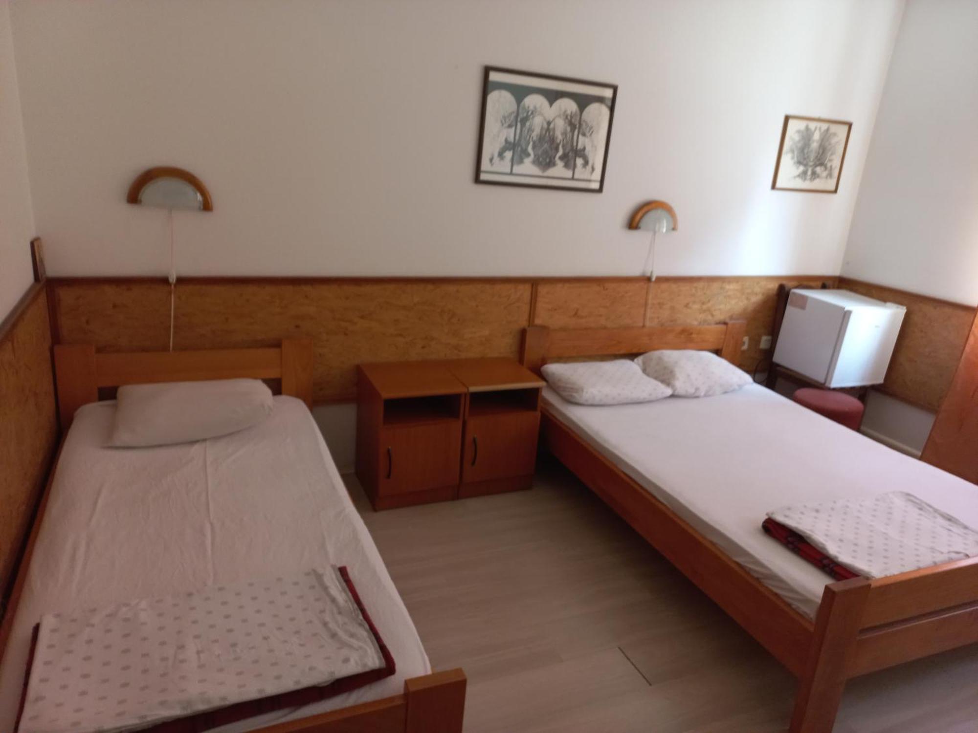 Hotel Duga Нови Сад Екстериор снимка