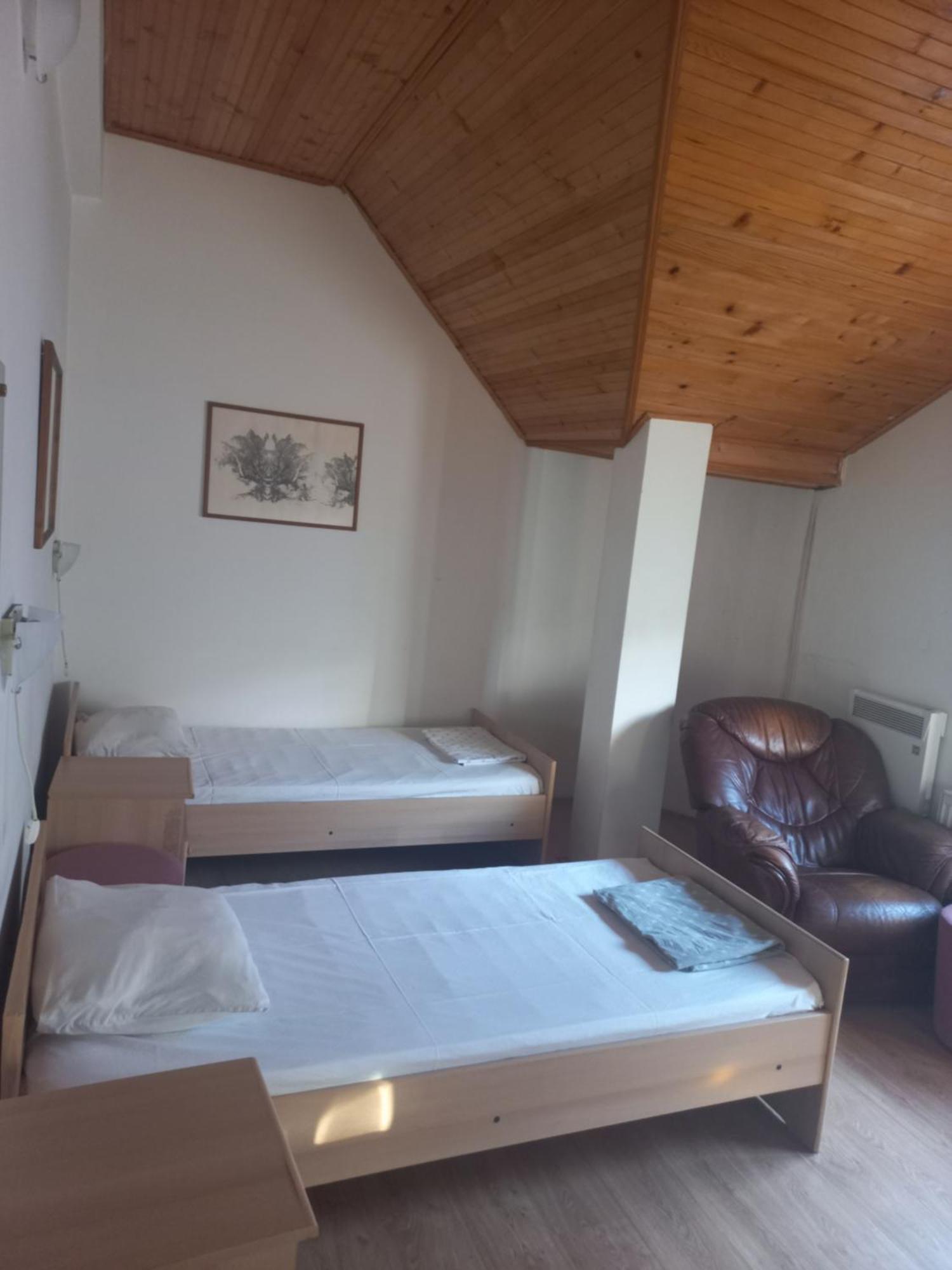 Hotel Duga Нови Сад Екстериор снимка