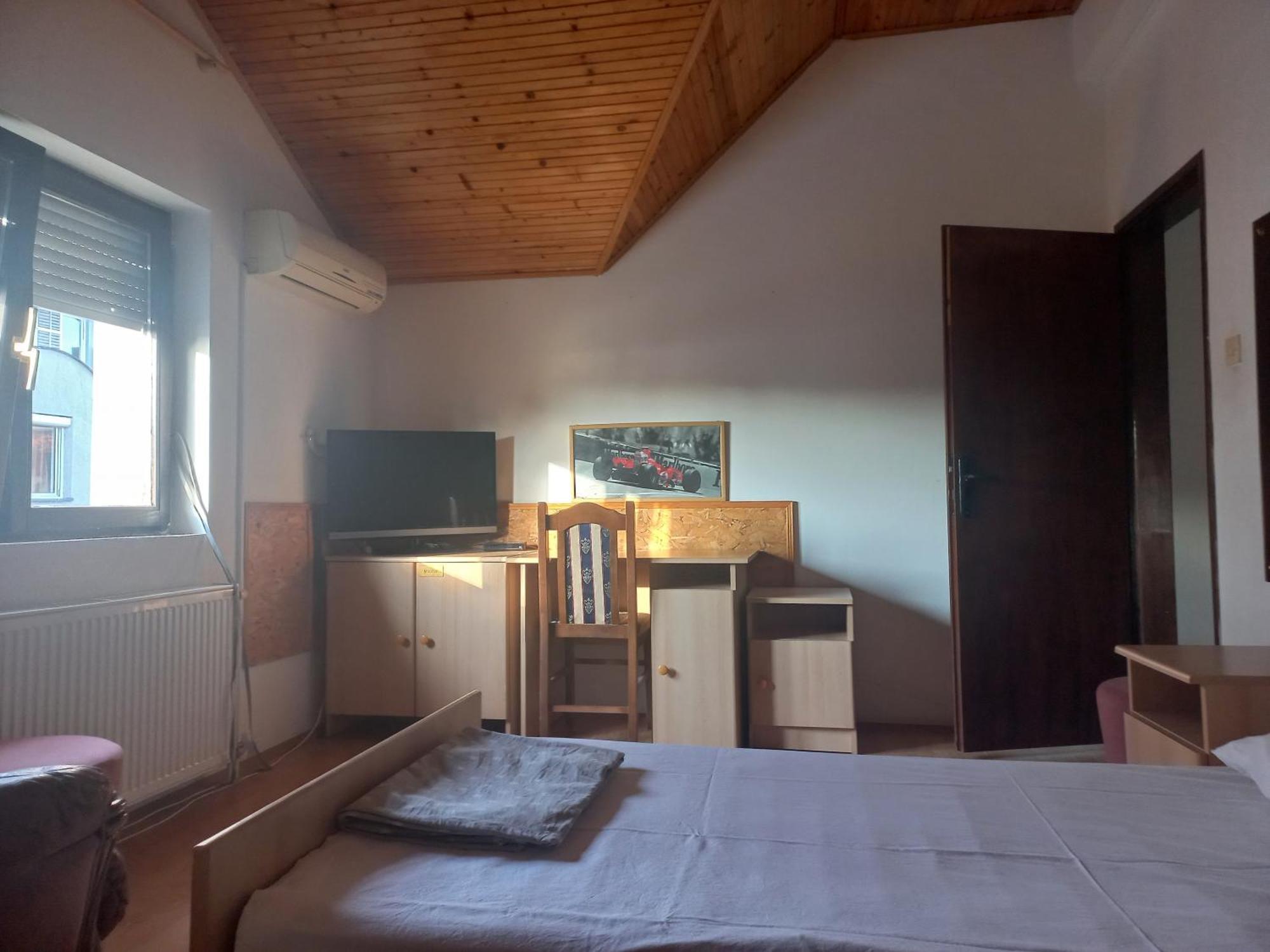 Hotel Duga Нови Сад Екстериор снимка
