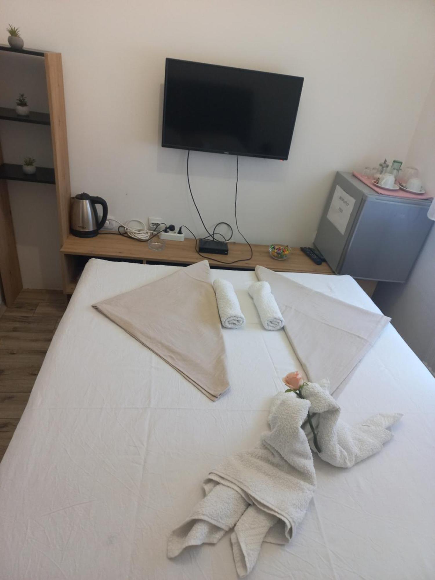 Hotel Duga Нови Сад Екстериор снимка