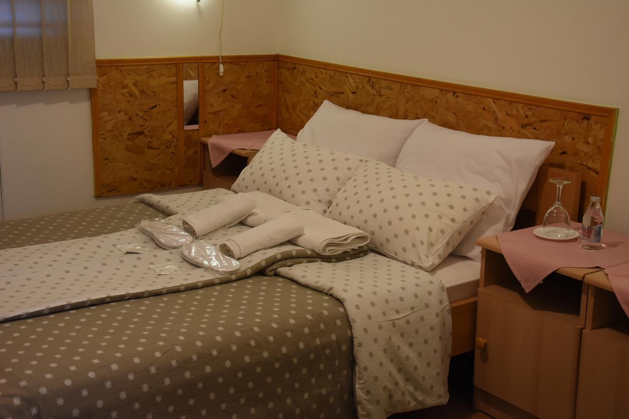 Hotel Duga Нови Сад Екстериор снимка